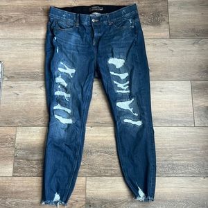 Torrid BOMBSHELL SKINNY JEAN - PREMIUM STRETCH MEDIUM WASH WITH DISTRESSED HEM